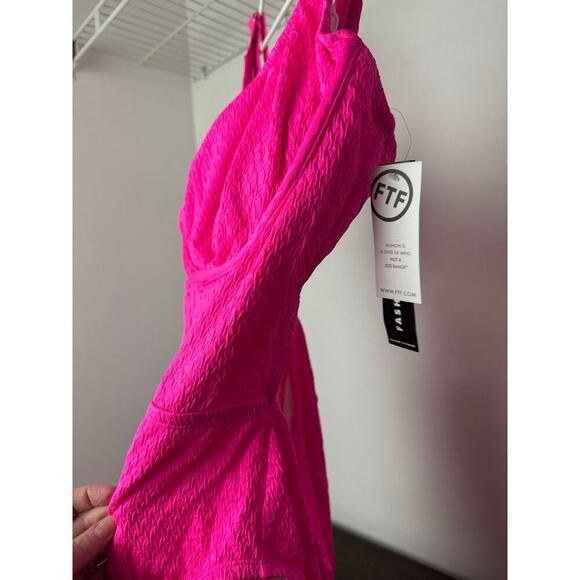 Hot Pink Textured One Piece Swimsuit with Underwire 2X (FTF) - Picture 8 of 12